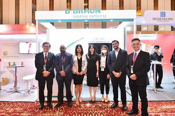 7 Booth Walkabout (1015)