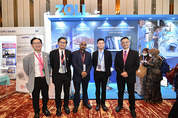 7 Booth Walkabout (1020)