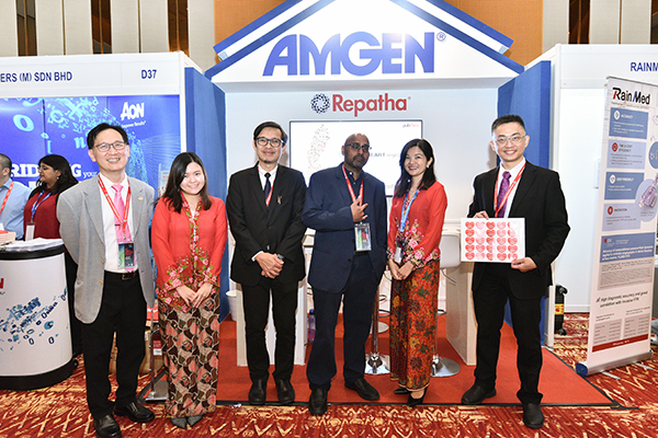 7 Booth Walkabout (1030)