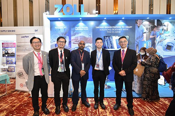 7 Booth Walkabout (1020)